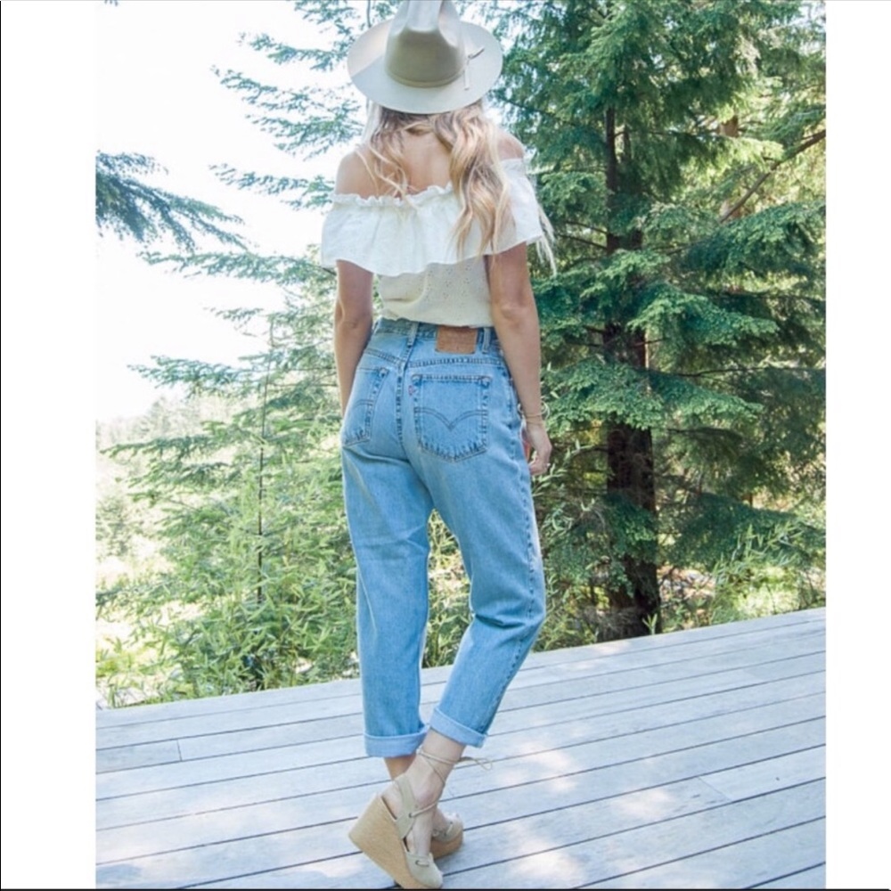 High Waited Mom Levi 550 Relaxed Fit Jeans - Picture 3 of 7